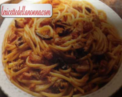 gli spaghetti di Mergellina, una tradizione della cucina napoletana
