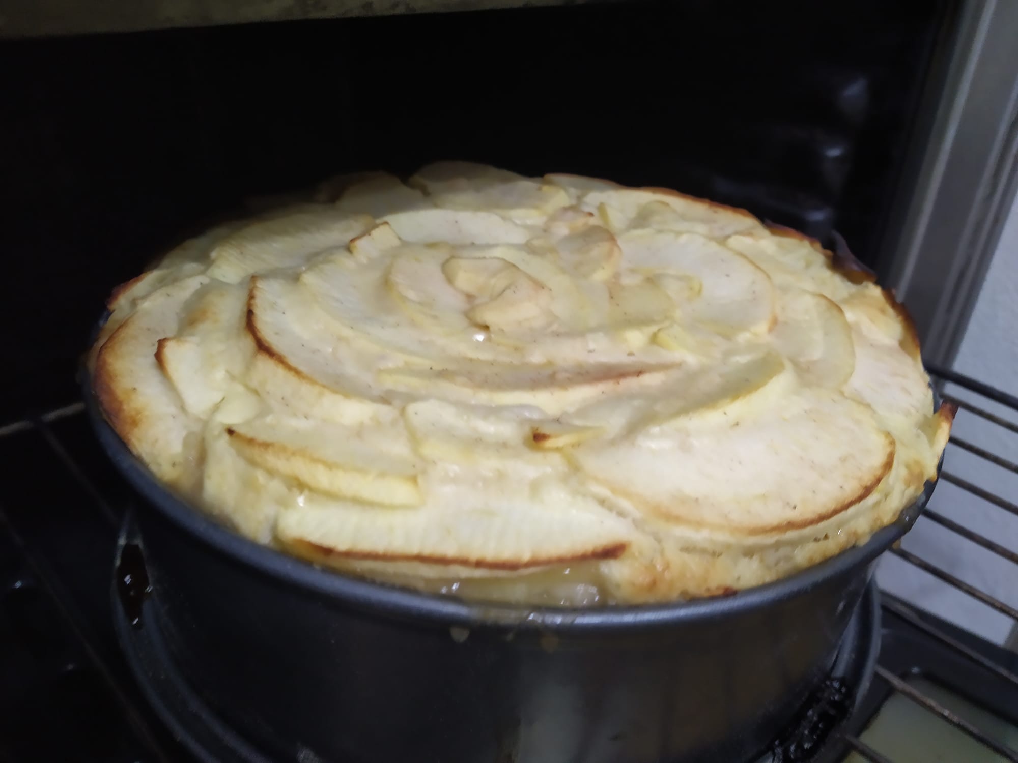 Torta di mele, cannella e limone